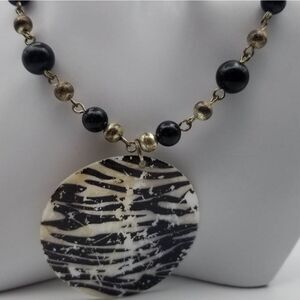 Shadow balance amulet‎ necklace